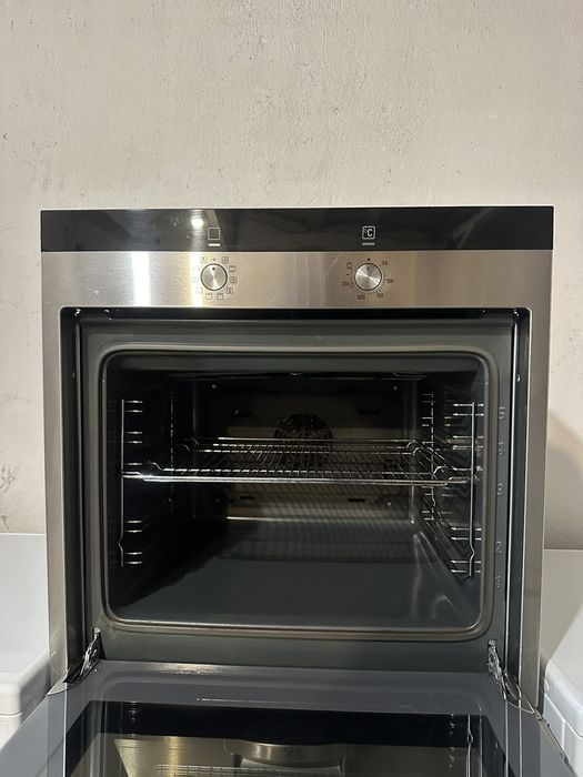 Фурна +гаранция. SIEMENS. Конвекция.  Безплатна доставка за София