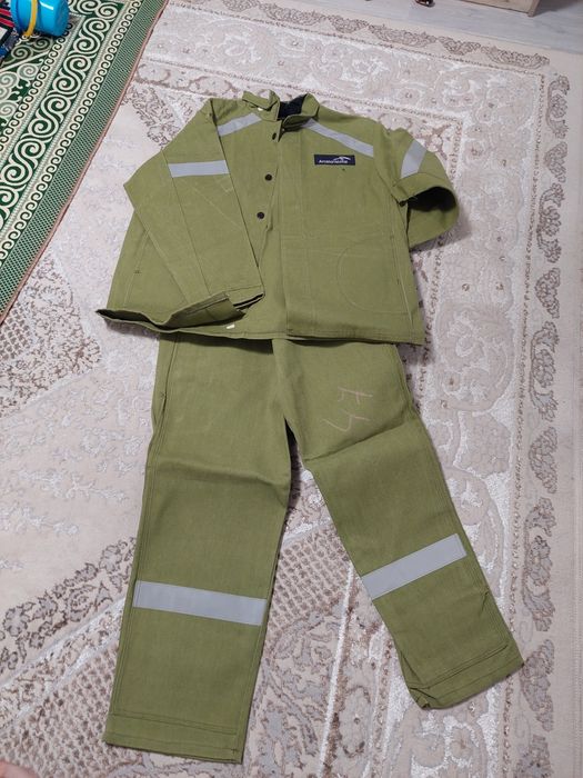 Продаю спецодежду