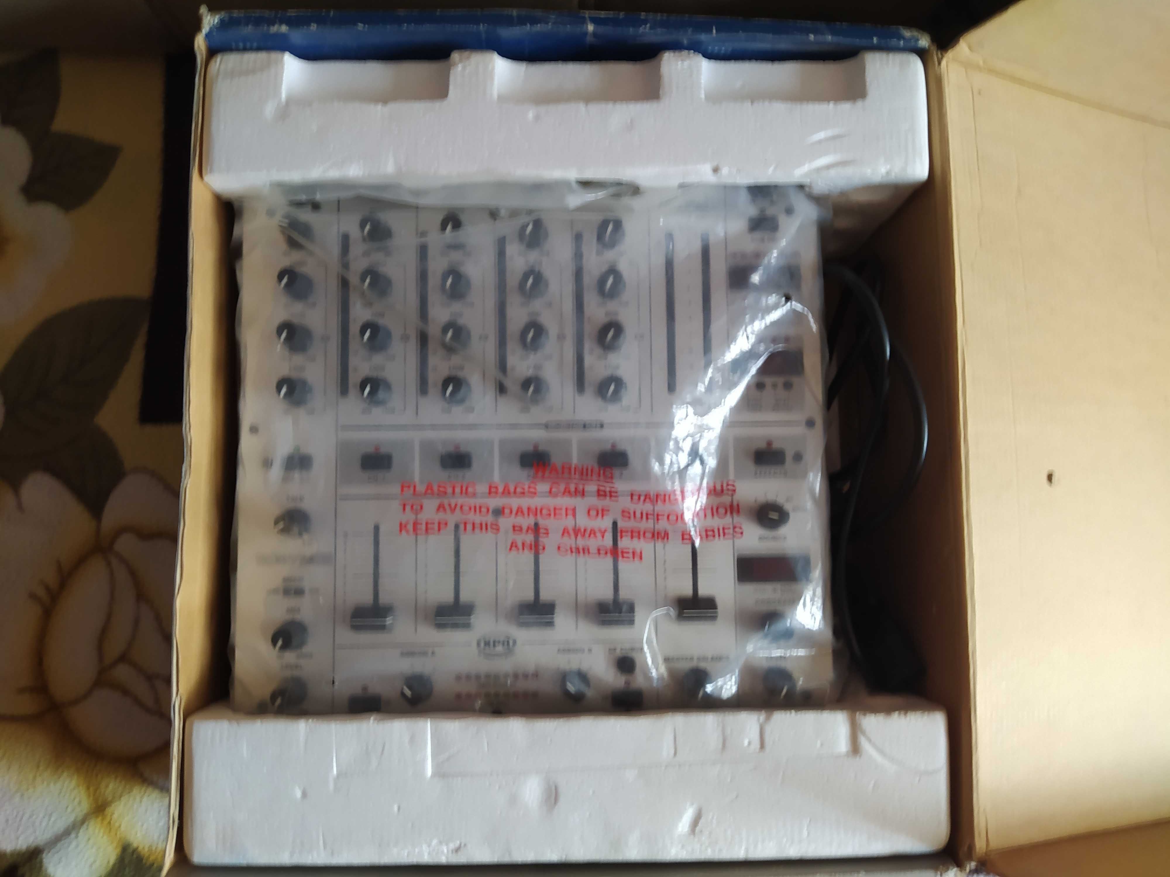 DJ Пульт Begringer djx 700 pro mixer