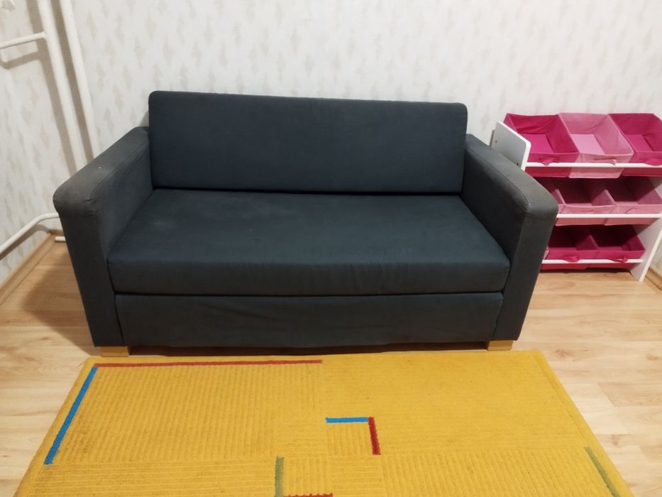 Двуместен диван от икеа