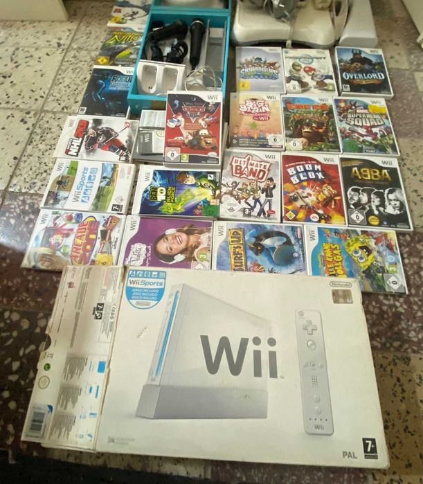 Joc Nintendo Wii cu toate accesoriile si 21 jocuri