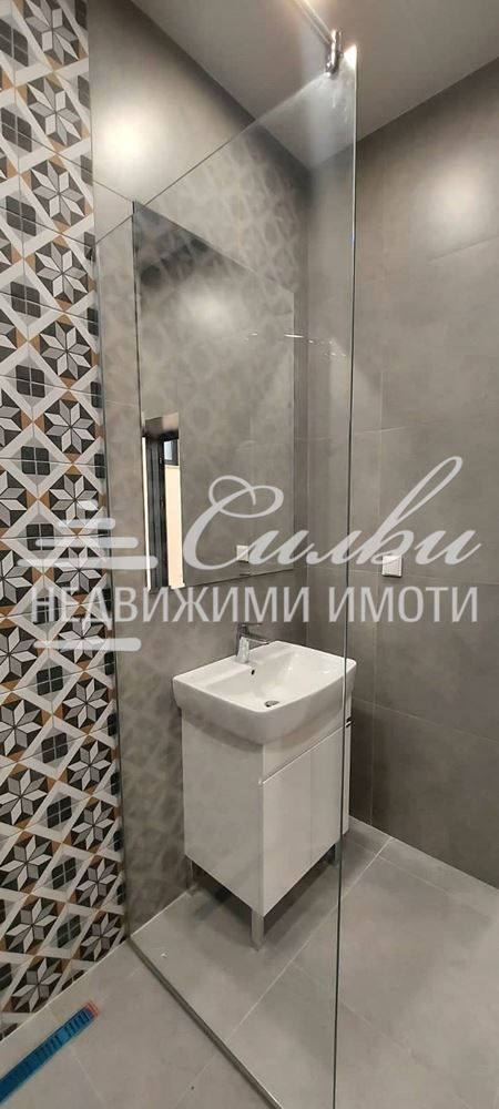 ТЪРГОВСКИ обект с площ 140 кв.м - кв. Добруджански