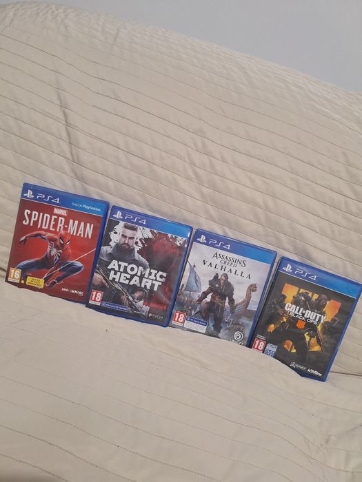 Vand jocuri ps4 in stare excelenta