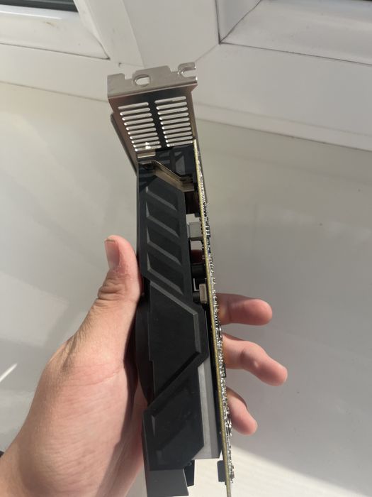 Продаю видеокарту *затычку* gtx 750ti