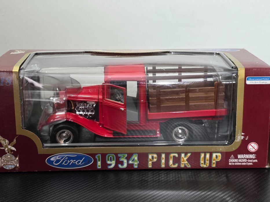 Macheta Auto 1/18 Road Legends Ford 1934 Pick Up