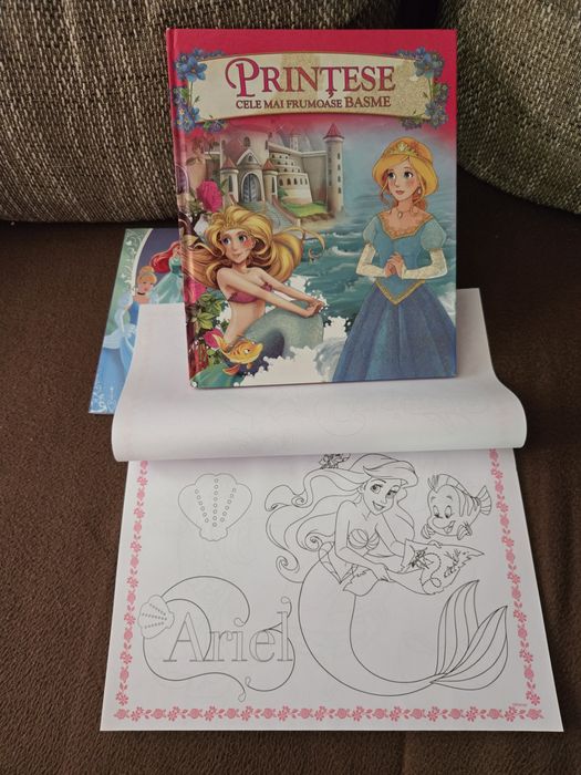 Vand carti printese+puzzle Clementoni 60 piese aceeasi categorie :)