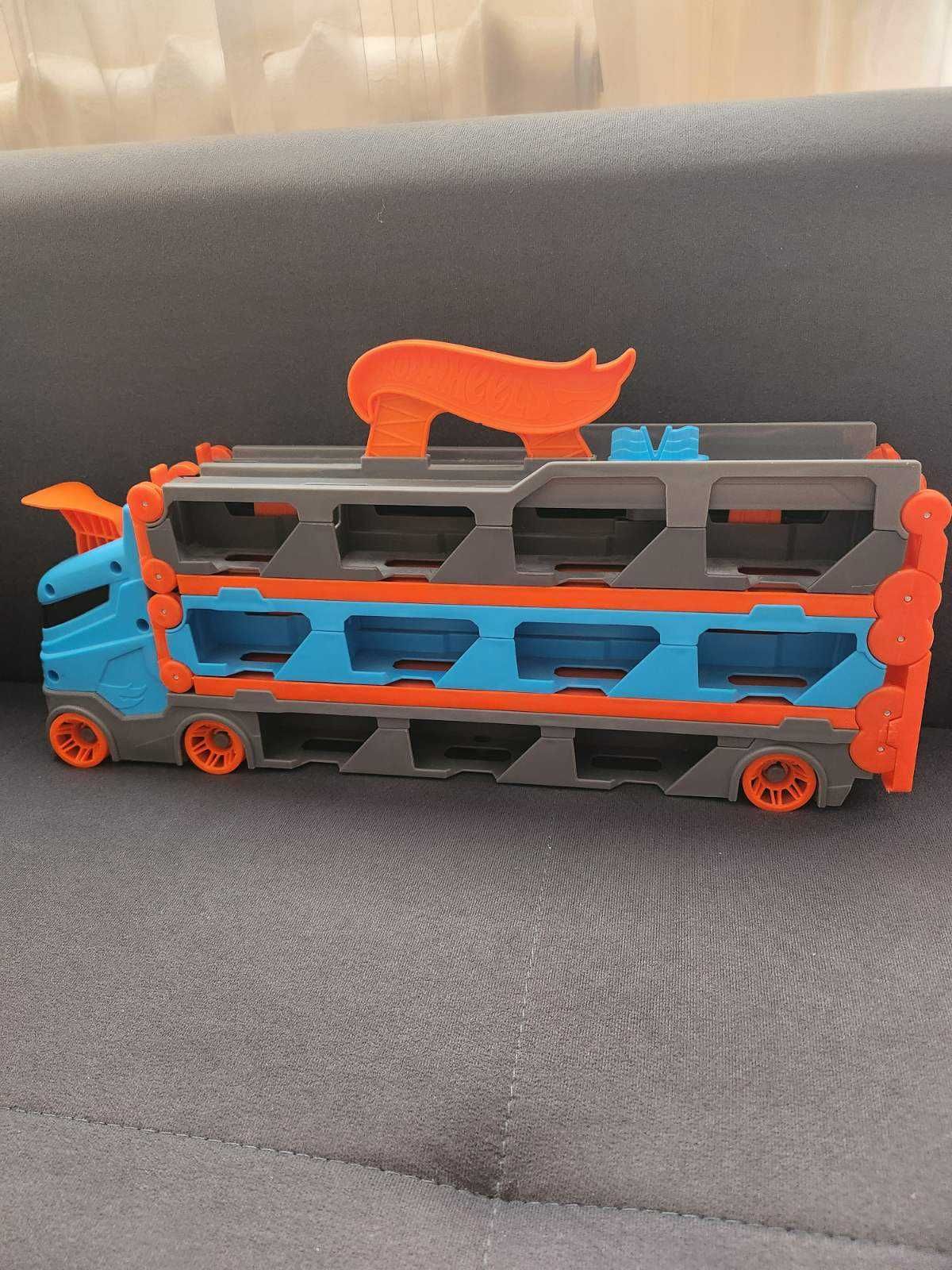 Hotwheels камион