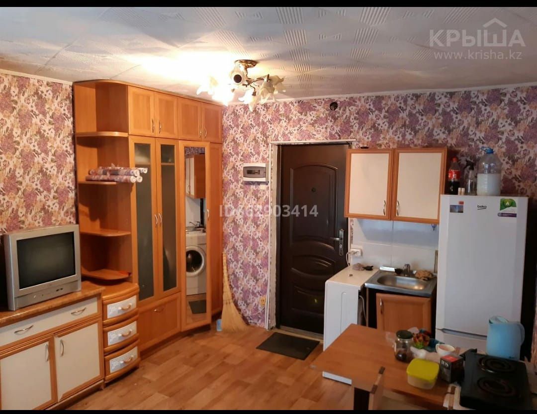 Продам комнату в общежитие  на Евразии.