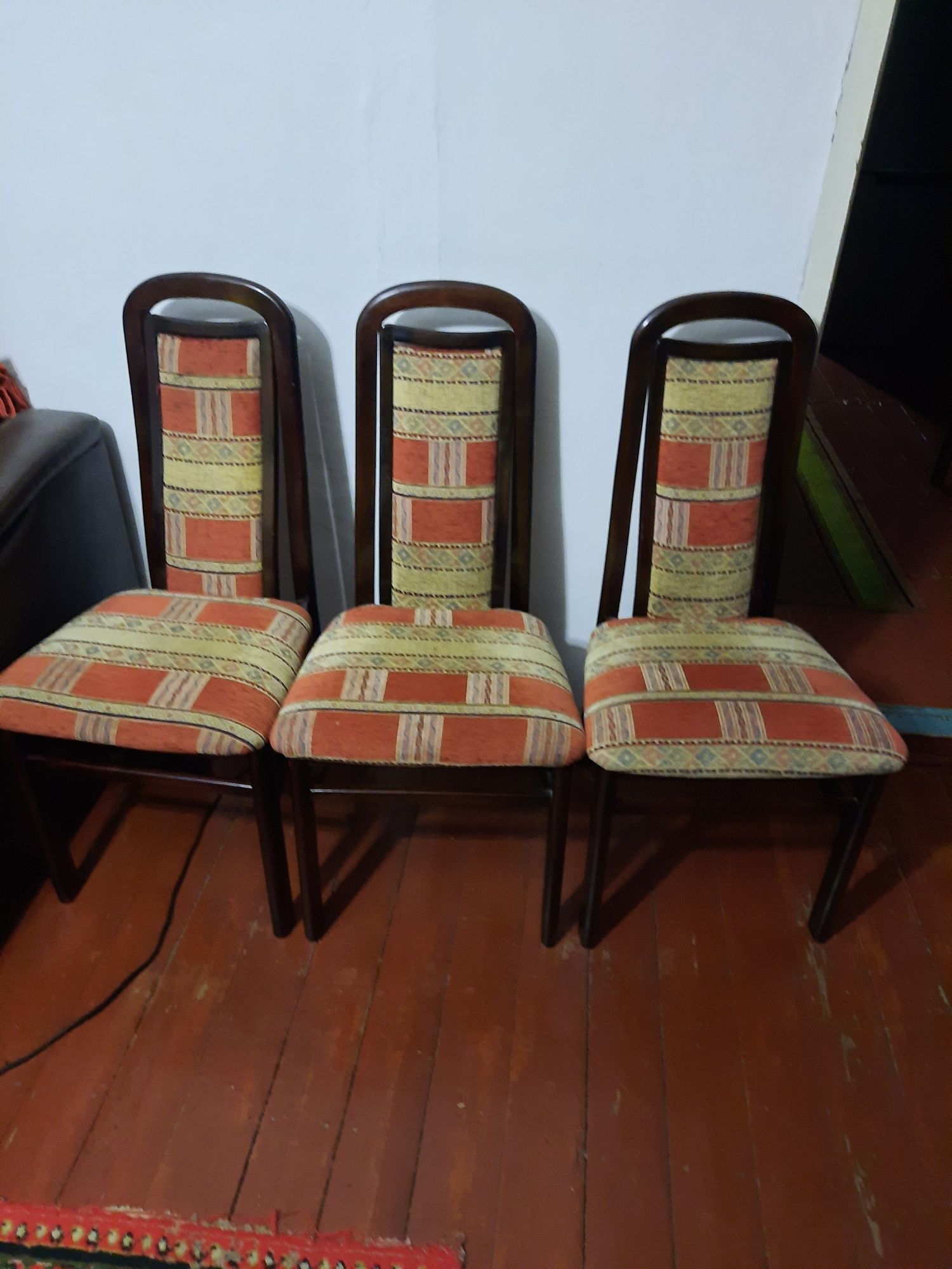 Продам деревянные стулья