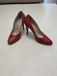 Червени дамски обувки Vera Pelle