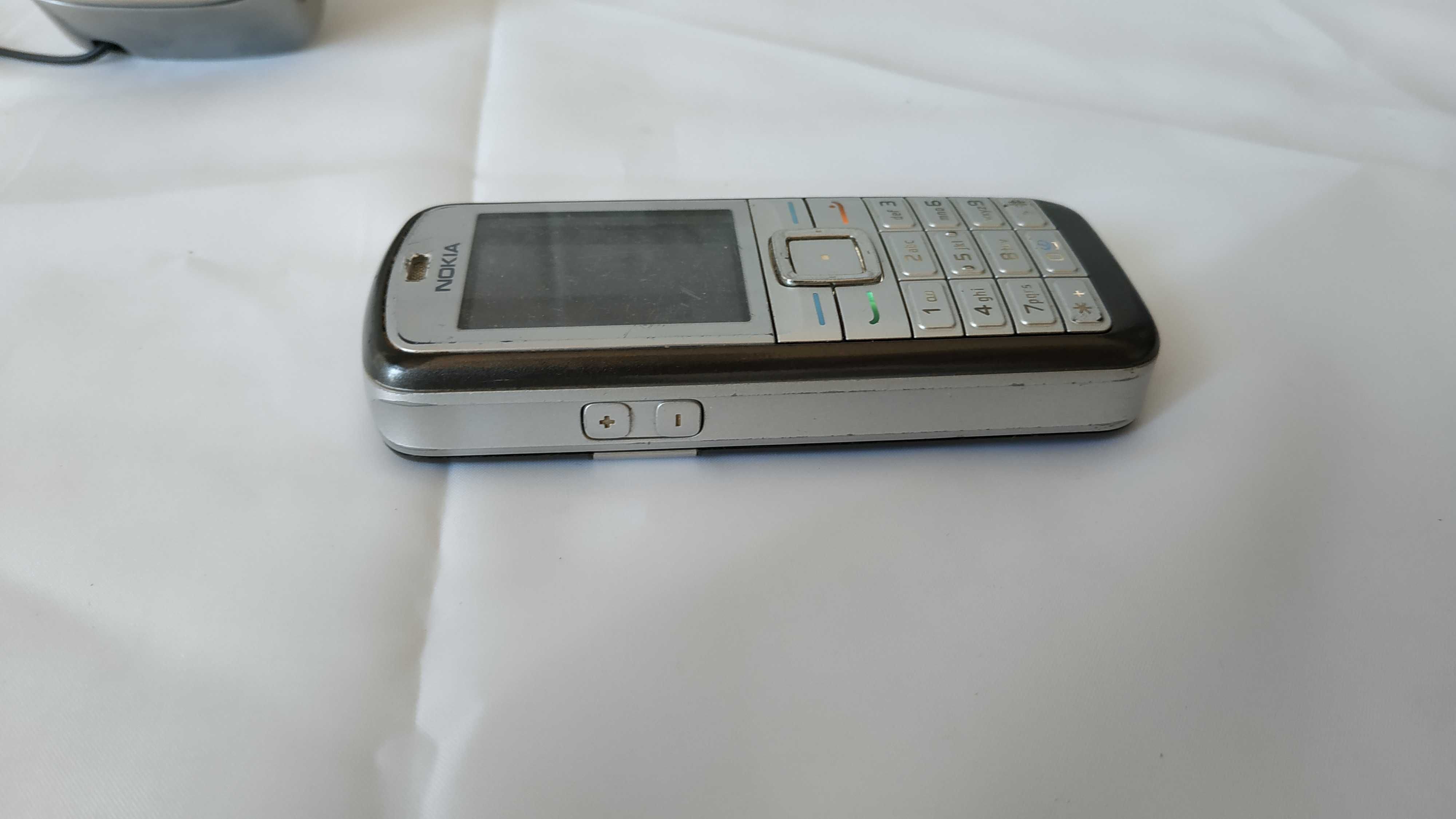 Телефон Nokia 6070 в комплект със зарядно - Работи