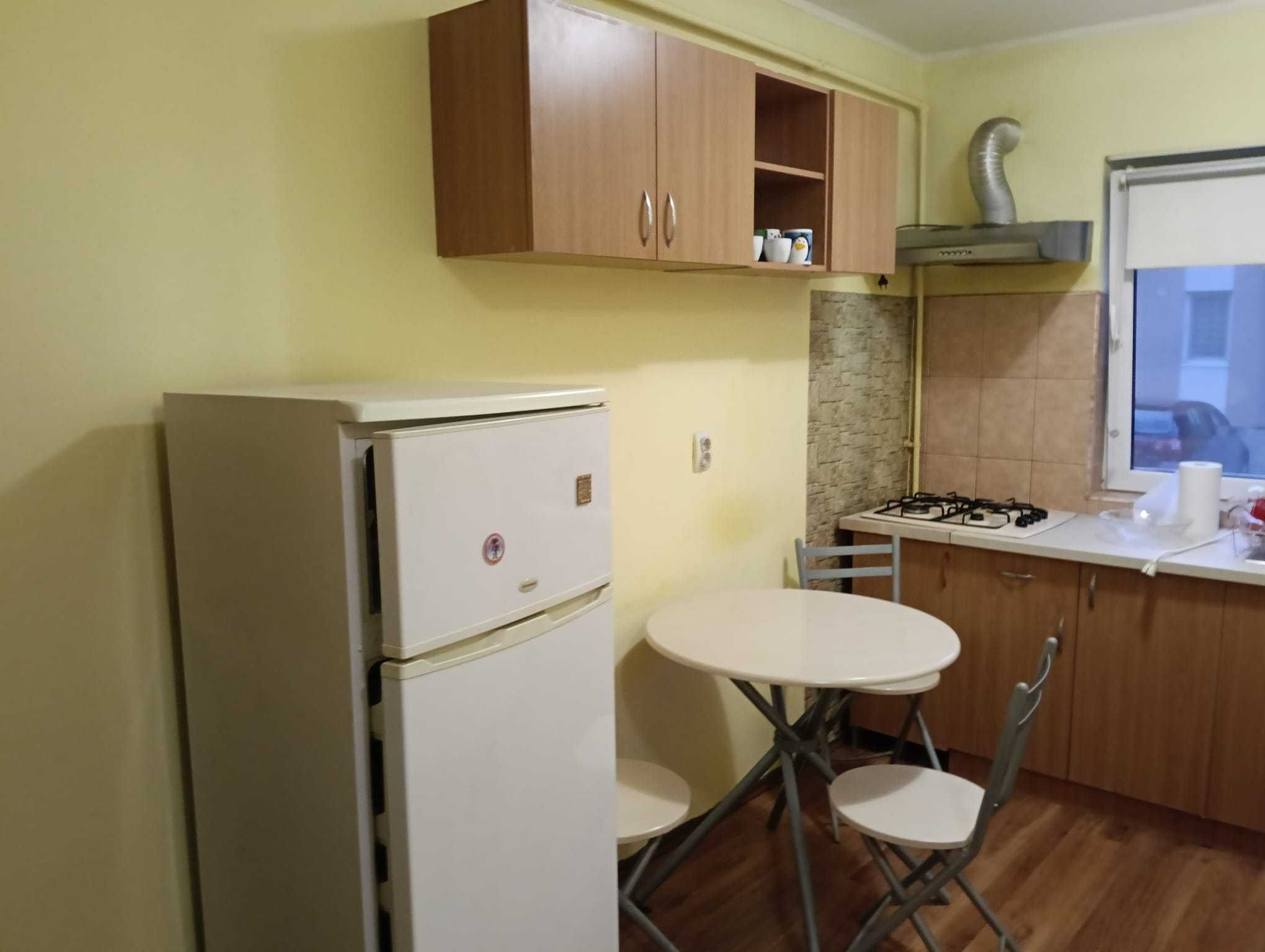 Inchiriez apartament cu 1 cam buc baie 30 mp zona spital weekend WIBE