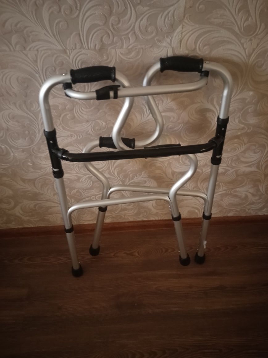 Ходунки для инвалидов