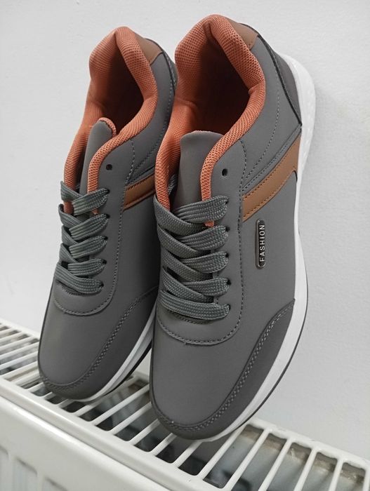 Pantofi clasici pentru bărbați în stil britanic, casual și de afaceri