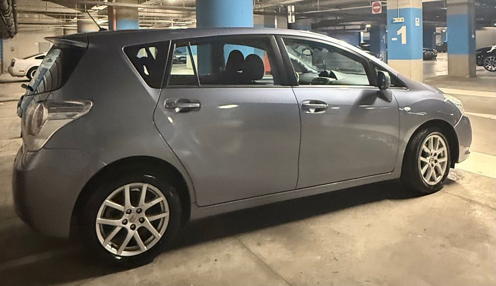 Toyota Verso 2.0 D-4D • 2009 • 7 места • Отлично състояние