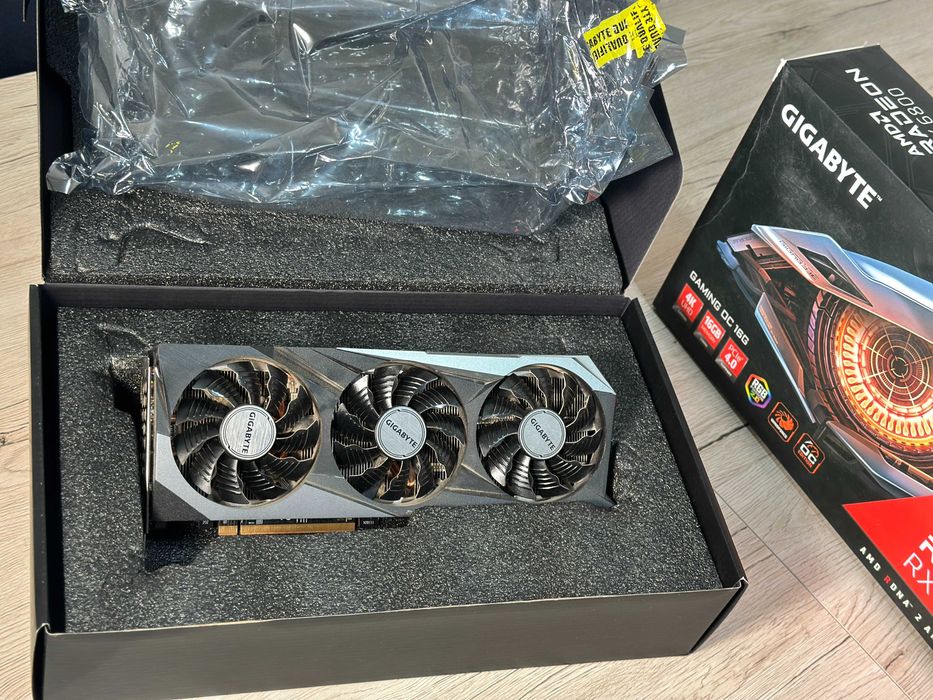 Gigabyte Radeon™ RX 6800 GAMING OC 16GB GDDR6 256-bit