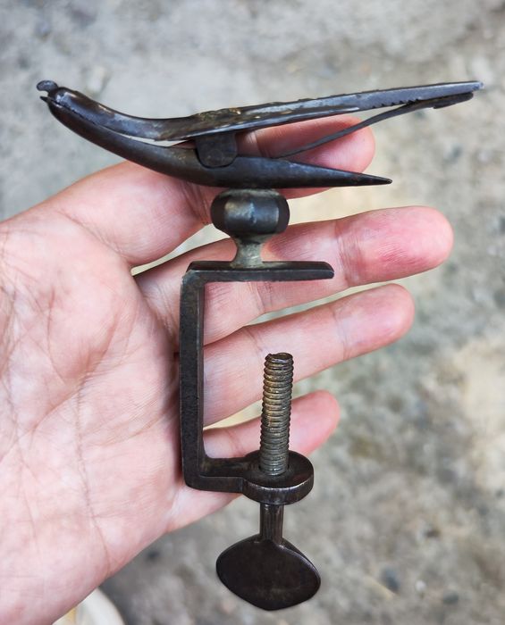 Старинный инструмент