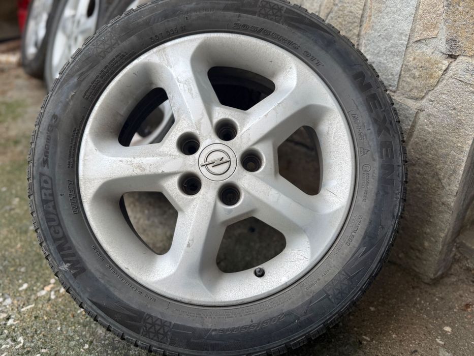 4бр. ЗИМНИ гуми с джанти