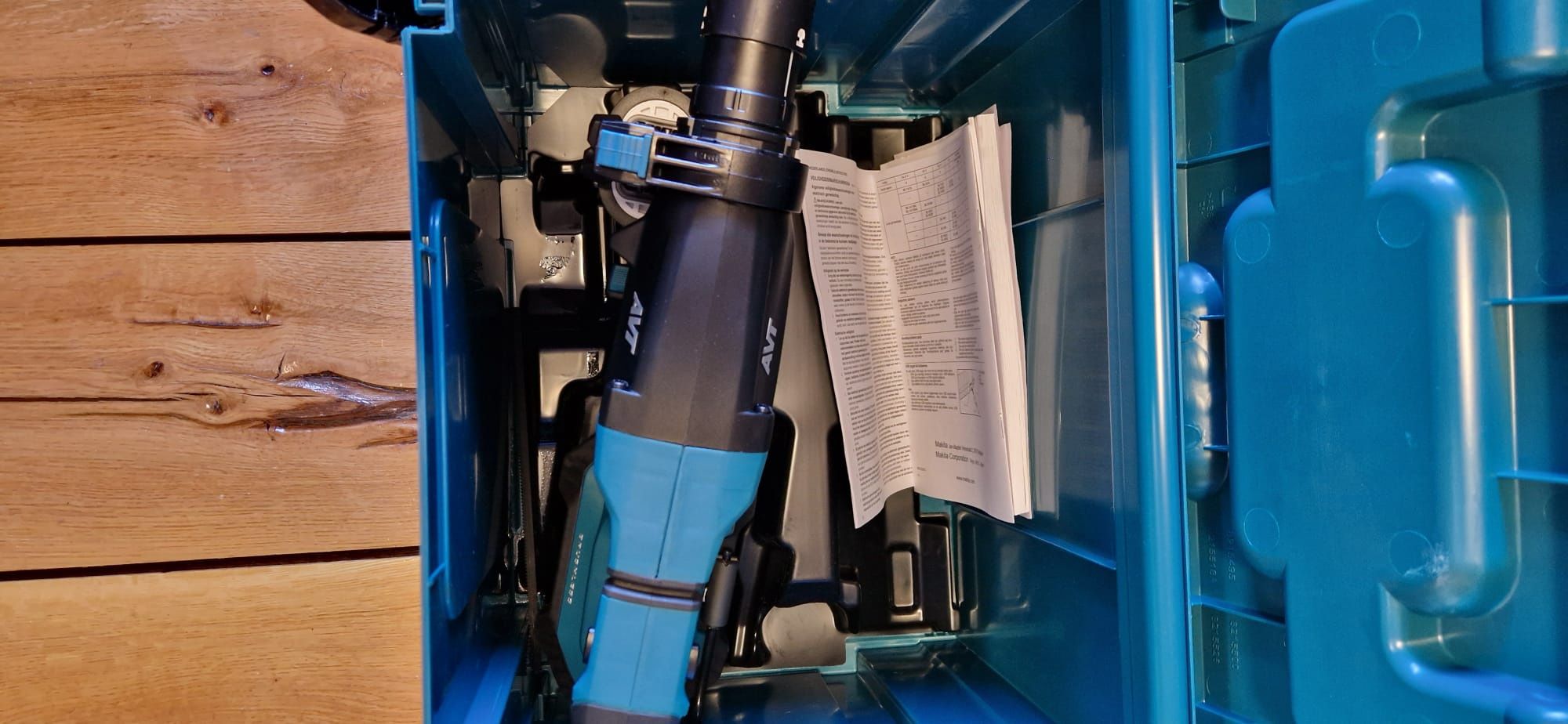 Makita rotopercutor pe acumulator nou