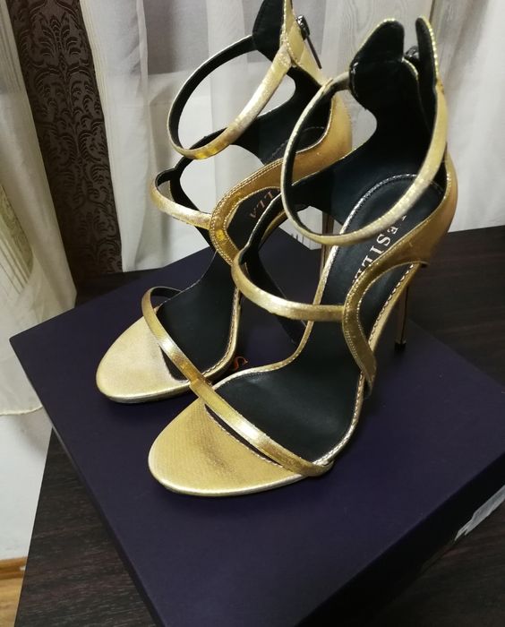 Sandale LeSilla aurii