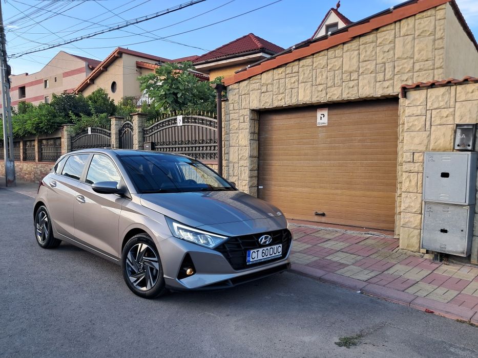 HYUNDAI I20 //  13.350 € /  2021  //  13 .000 KM / / Model -  Led Line