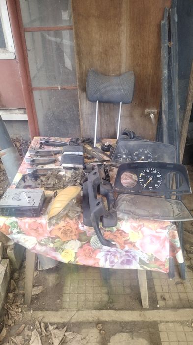 Части за Мерцедес 123