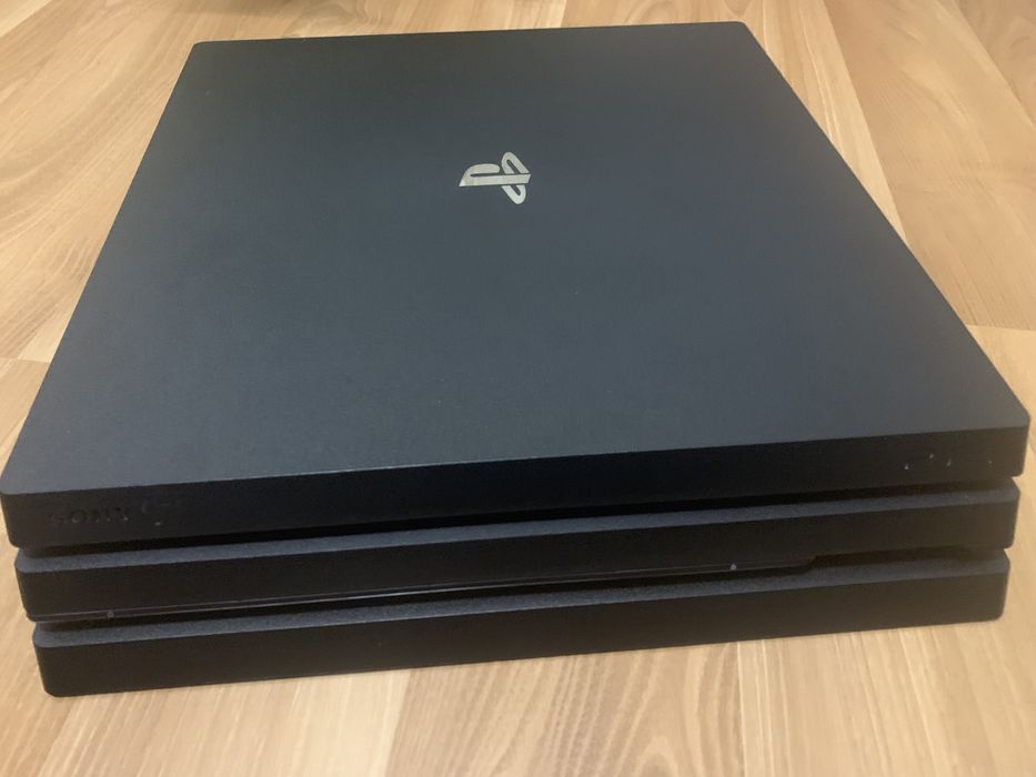 Продам playstation 4 pro
