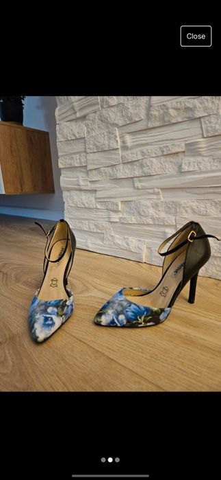 Vand pantofi cu toc marime 37