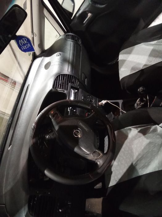 Vând/schimb opel Zafira 7 locuri taxe la zi fiscal pe loc preț 1300 e