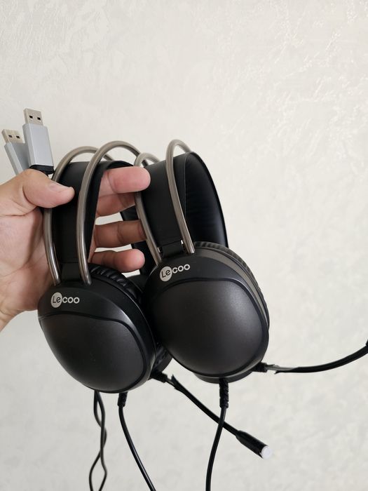 Kampyuter naushnik sotiladi