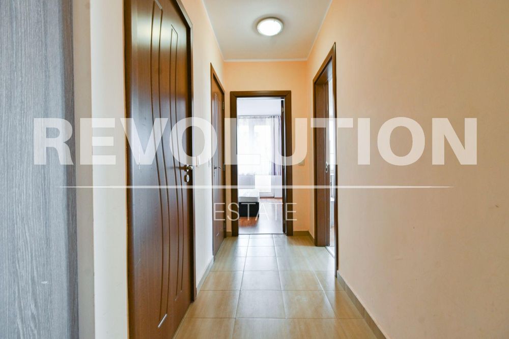 Тристаен апартамент в ж.к. Дружба 1 .