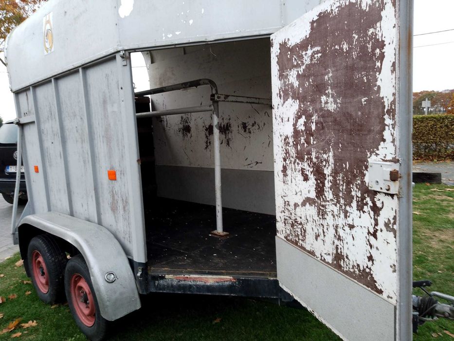 Remorca pentru doi cai