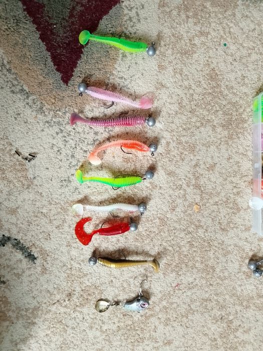 Рыбаловные вещи продам