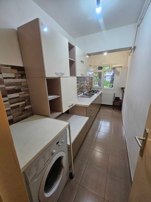 Inchiriere garsoniera moderna Militari - Gorjului, centrala proprie