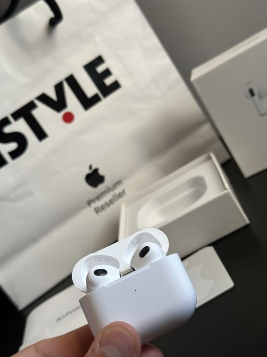 AirPods 3 ca noi