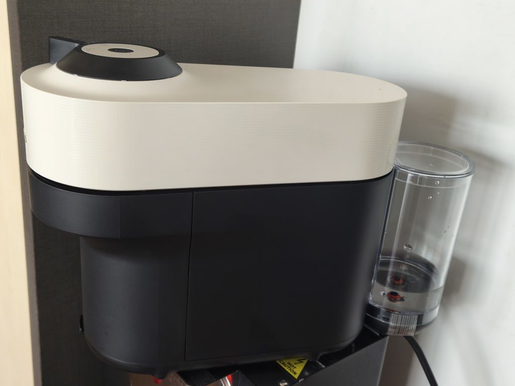 Продавам кафемашина Nespresso с капсули