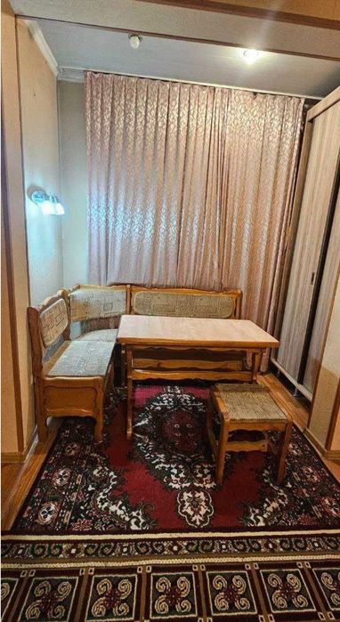 Продаётся 2х комнатная 2/1/4 Массив Феруза