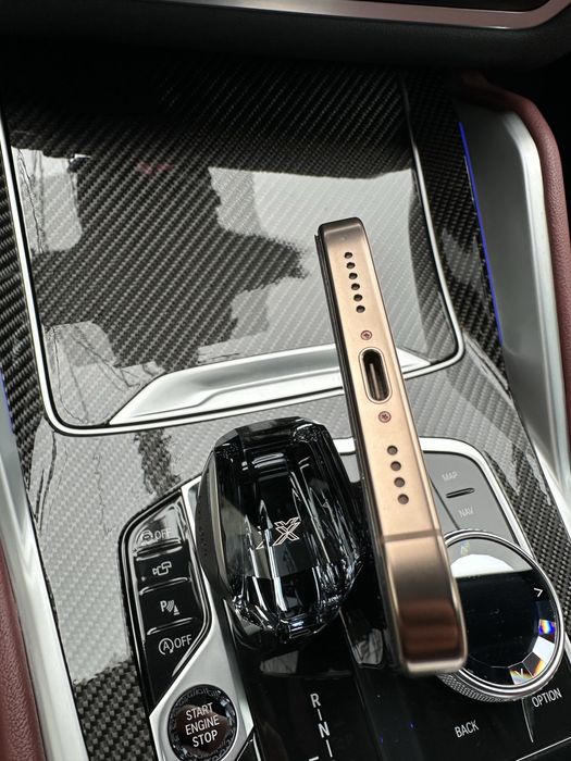 Vand iphone 16 promax TITAN