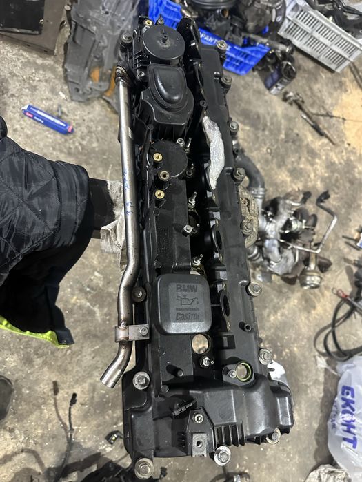 BMW E60 капак клапани 3,5D БМВ 272