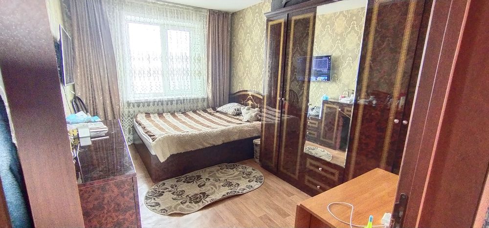 Продам спальный гарнитур СРОЧНО