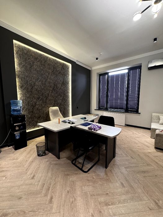 Сдается в аренду 3-х этажный бизнес-центр.