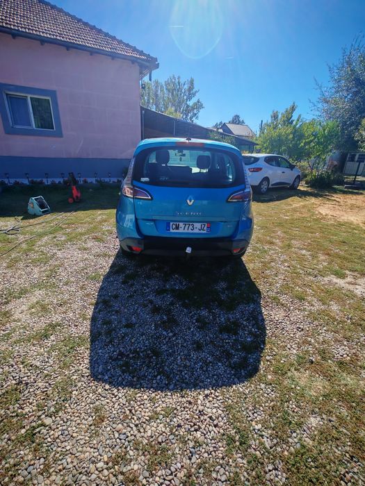 Vînd Renault Scenic