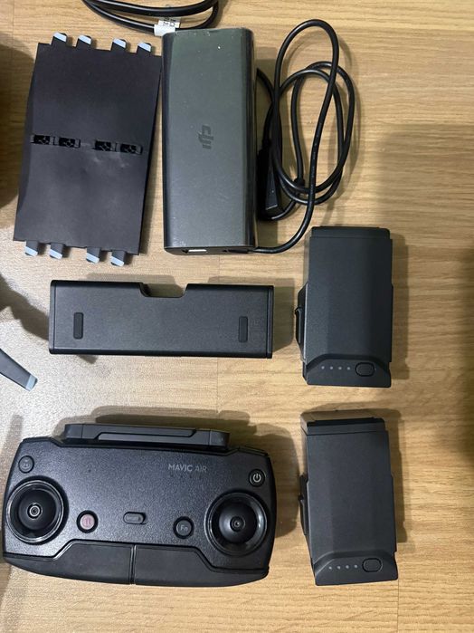 Vand drona DJI Mavic Air Fly More Combo