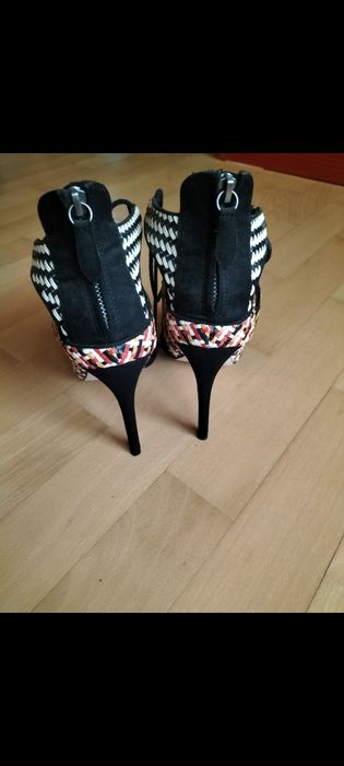 Sandale damă mărime 40, Zara