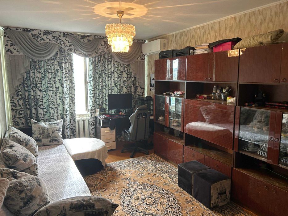 Продам 2 к.кв 56 кв.м  5/5 этаж, мкр 8, Абулхаир хана 62/1