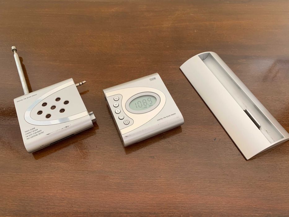 Оригинално портативно немско FM радио часовник будилник TCM - 2 броя