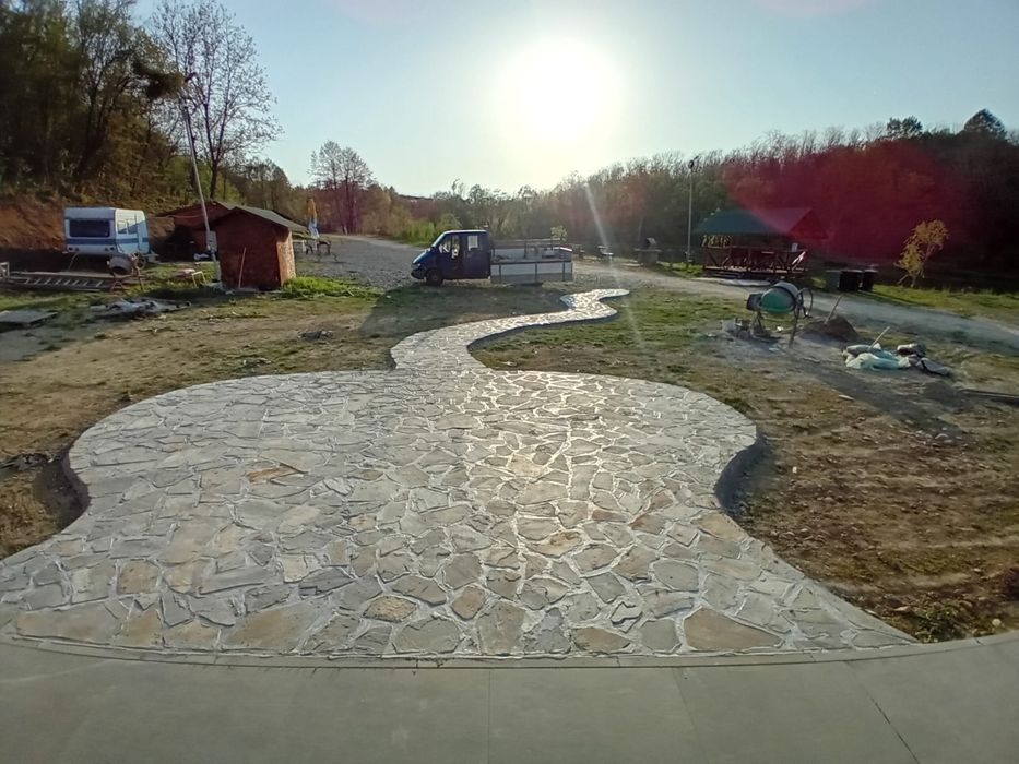 Piatra naturala diferite nuante si dimensiuni