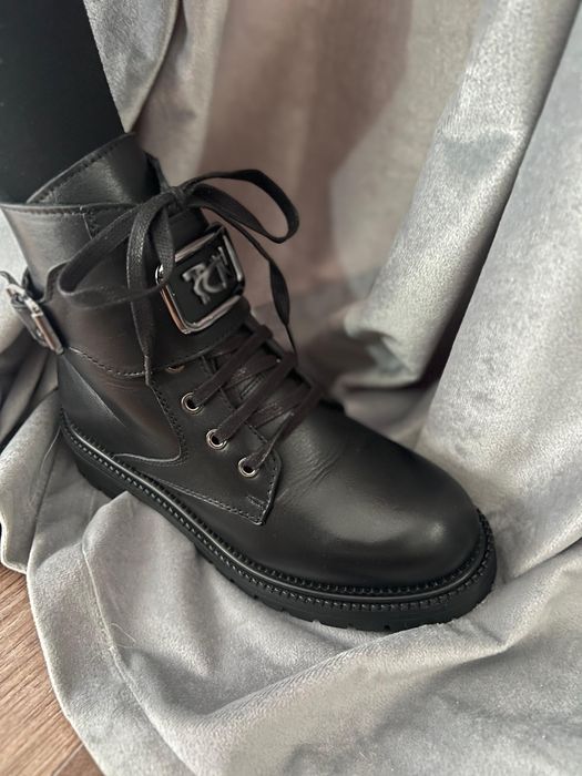 Зимние кожаные на цигейке ботинки