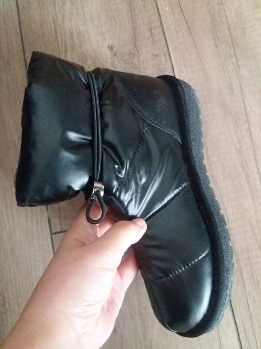 Сапожки новые дутыши черные 36 р