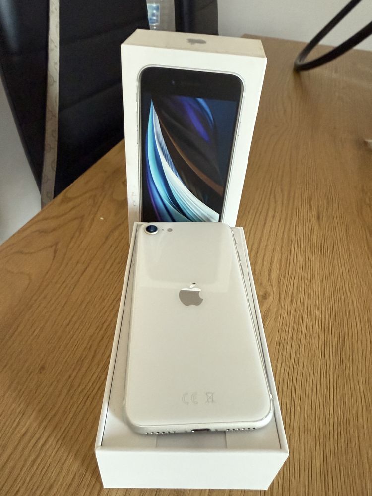 iPhone SE 2020 / 64GB / Бял – Отлично състояние